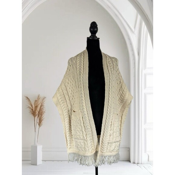 Aran Crafts Cozy Cream Cableknit 100% Merino Wool Wrap Sweater Fringe O/S - Picture 2 of 3